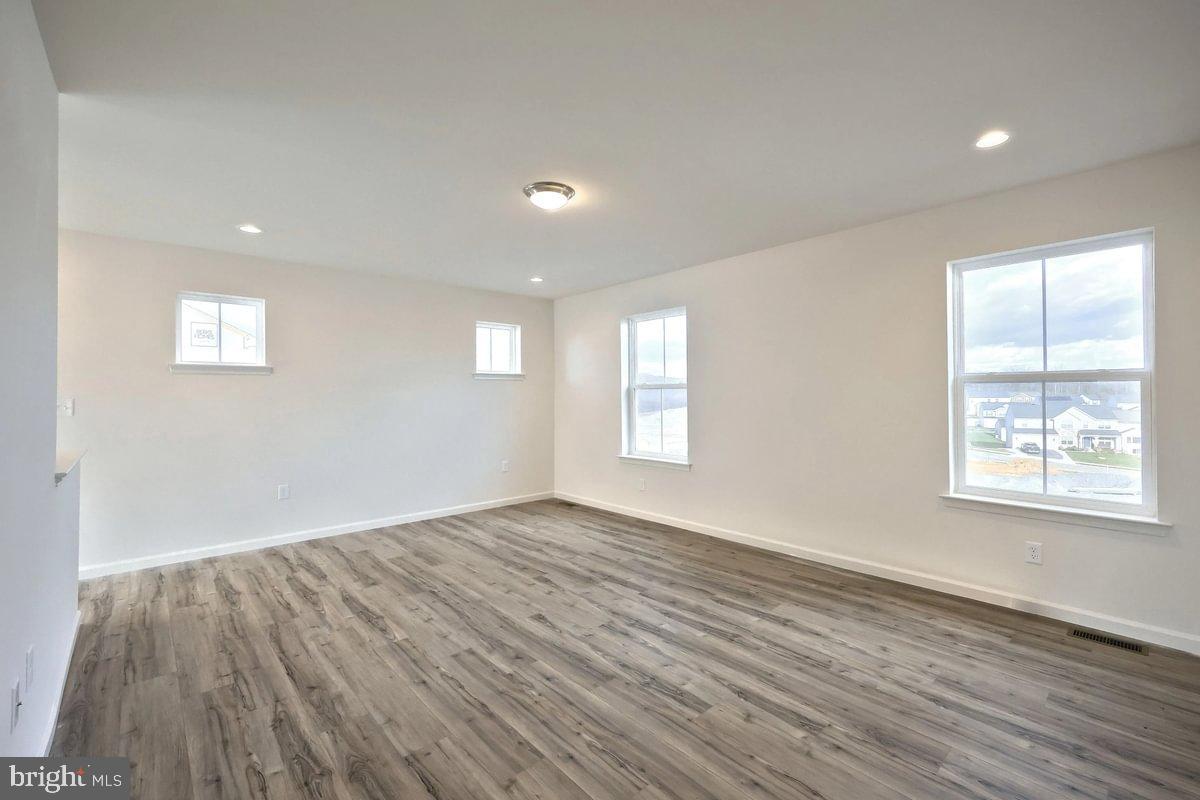 LOGAN GREENE - Residential