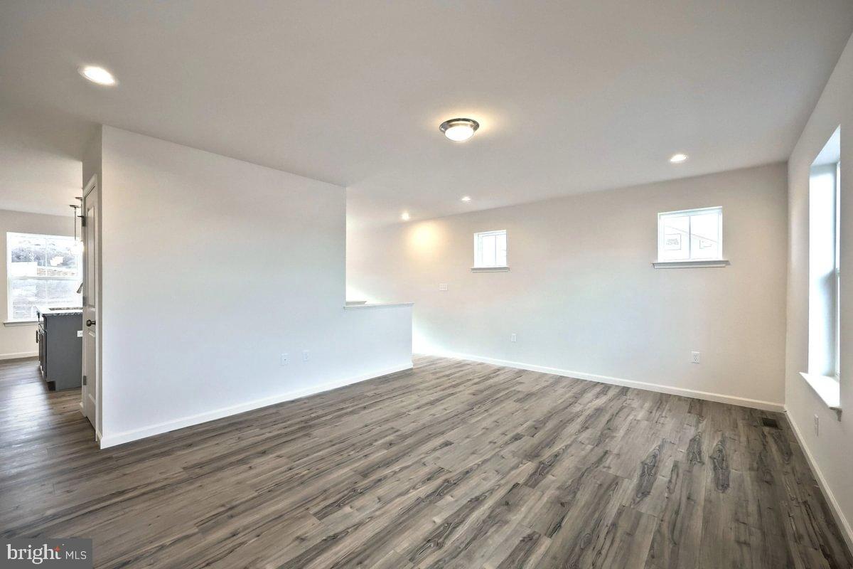 LOGAN GREENE - Residential