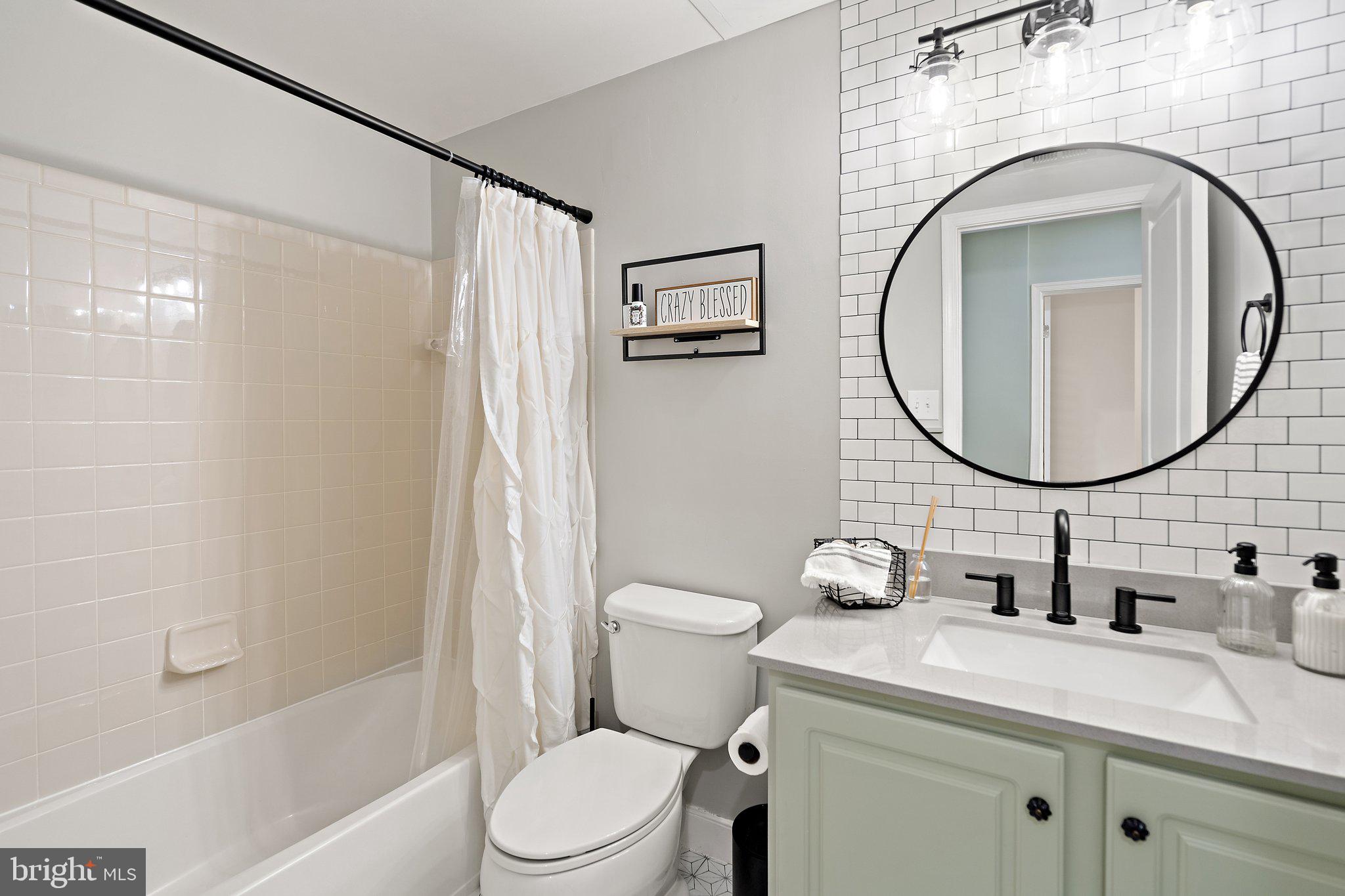 MADISON CRESCENT CONDOMINIUM - Residential