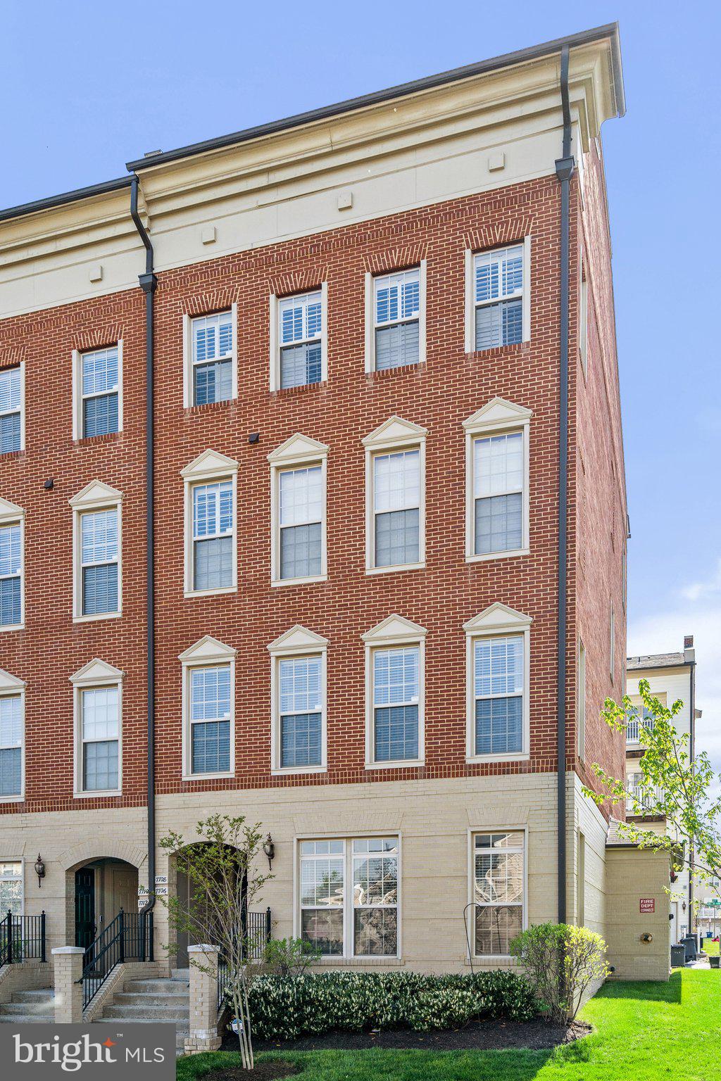 MADISON CRESCENT CONDOMINIUM - Residential