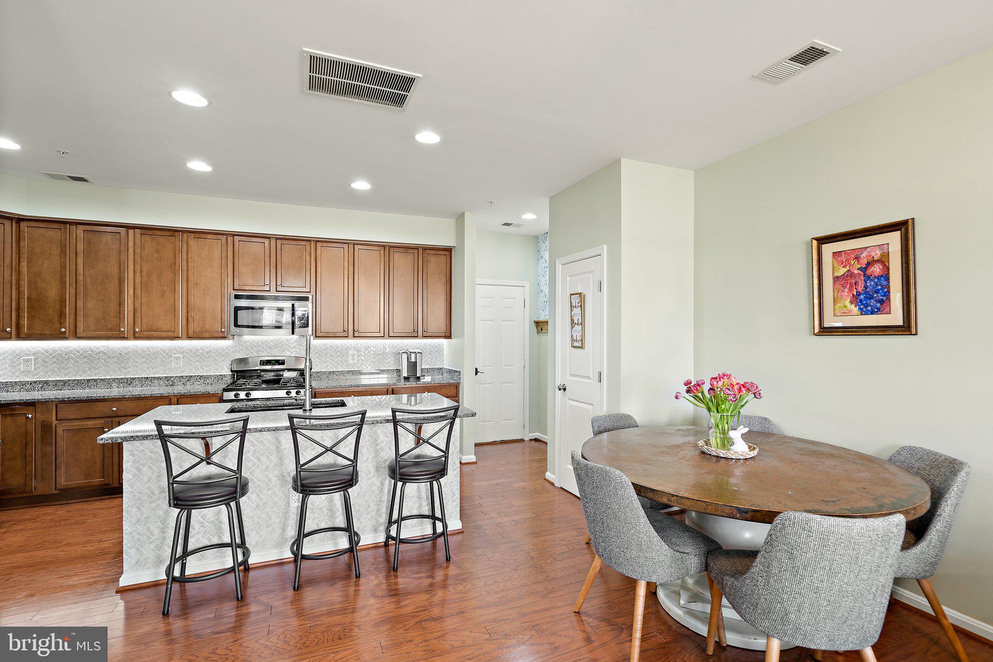 MADISON CRESCENT CONDOMINIUM - Residential