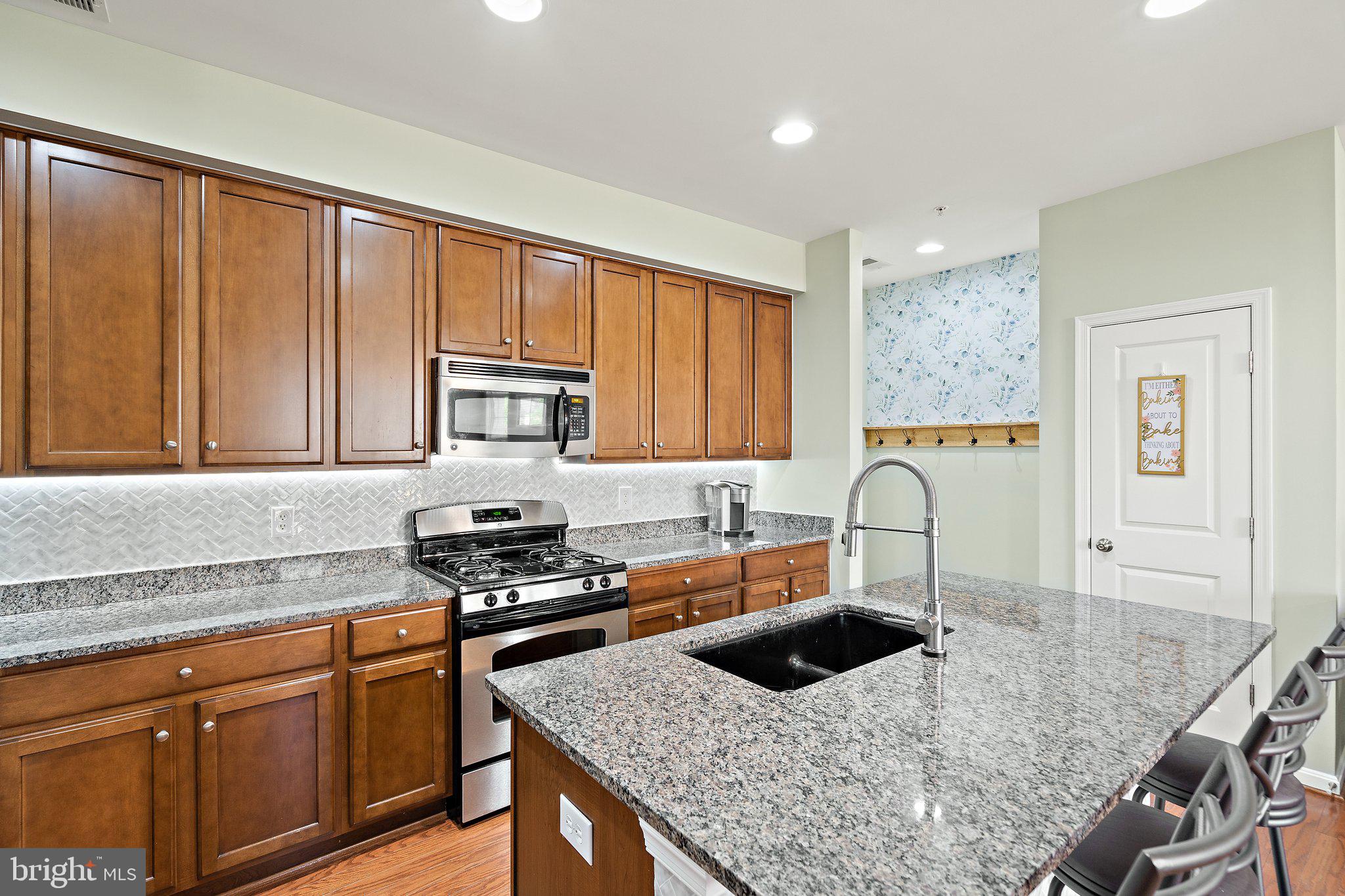 MADISON CRESCENT CONDOMINIUM - Residential