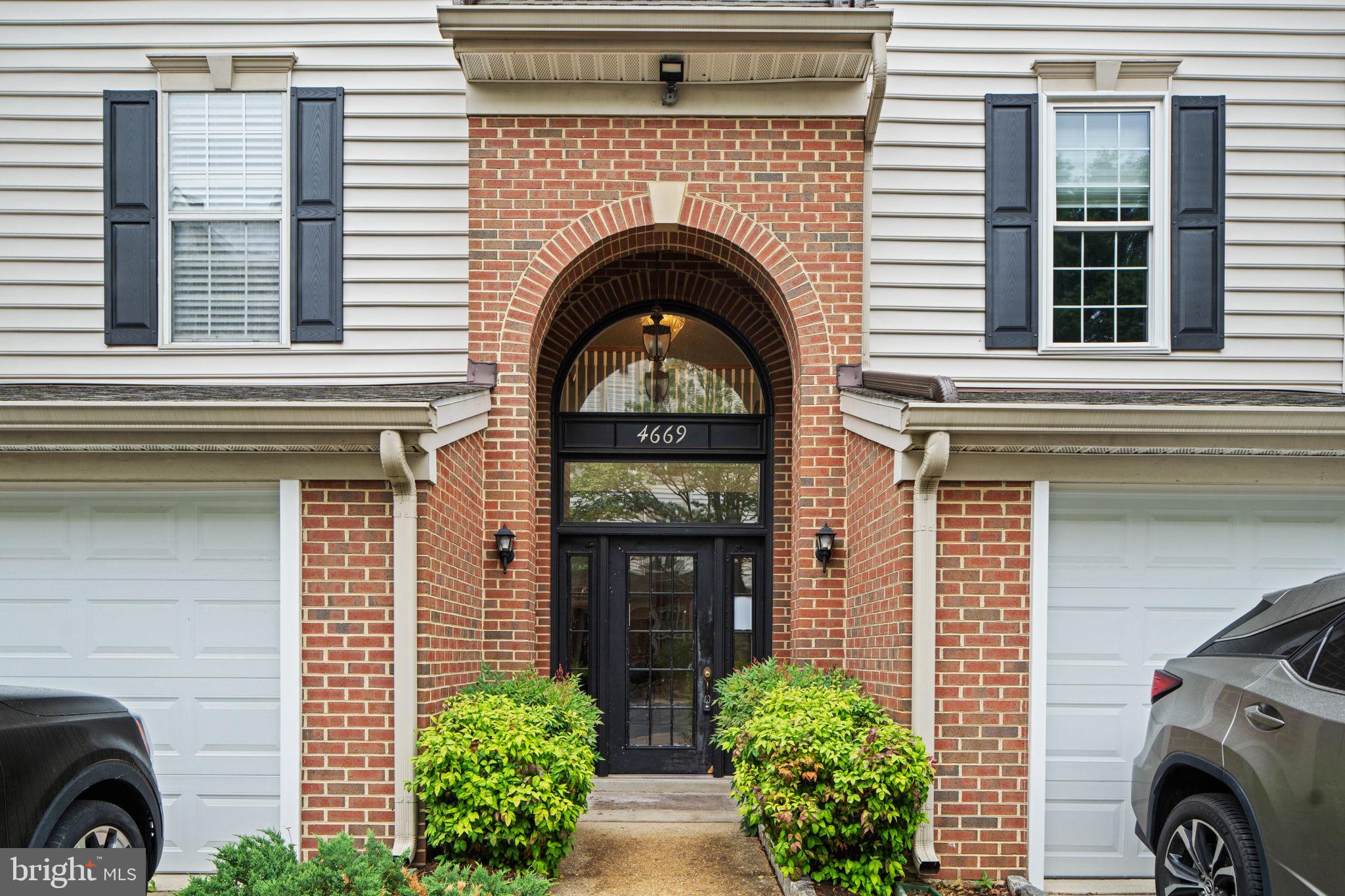 4669 LAWTON WAY 104