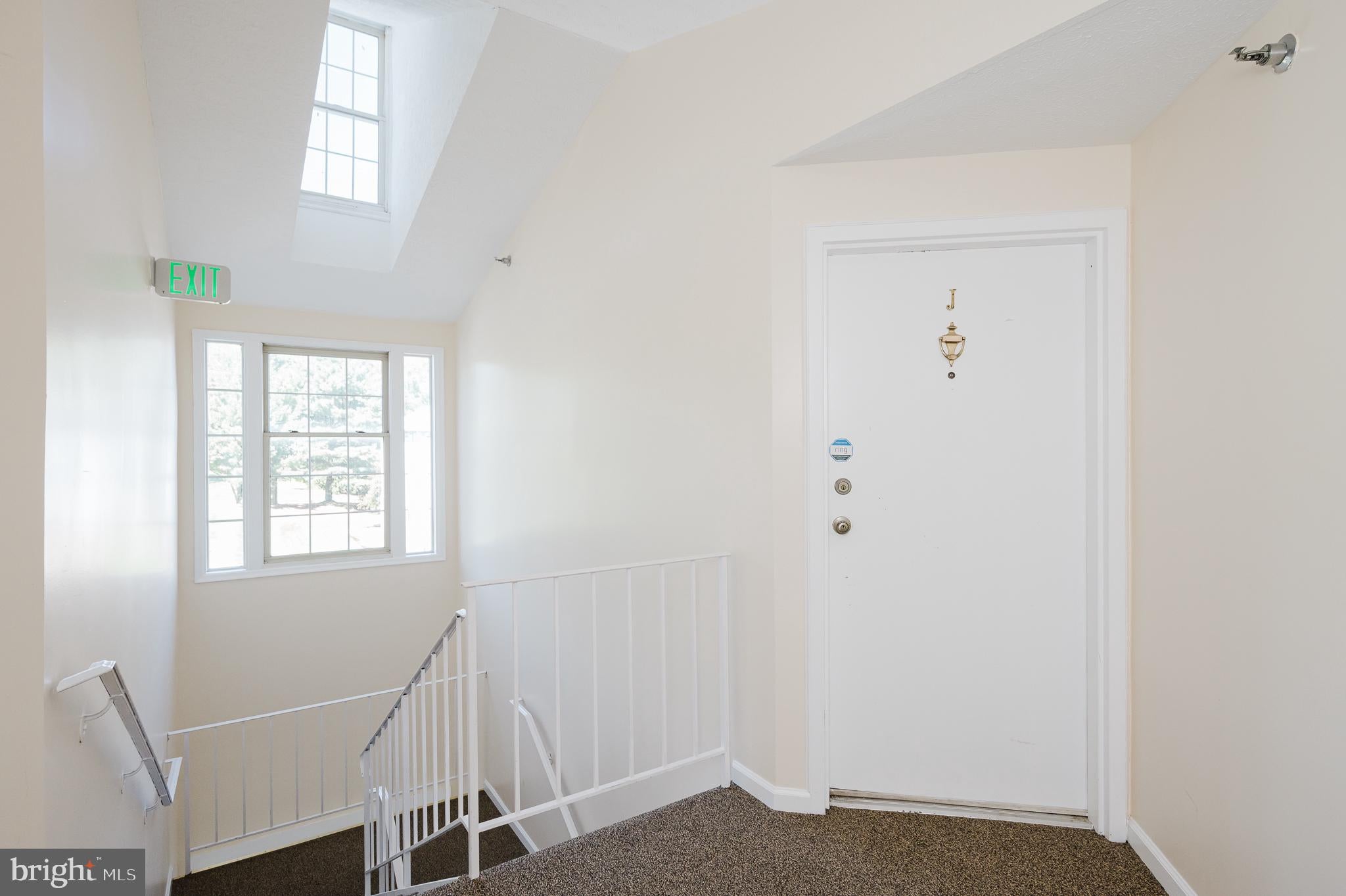 207 OAK LEAF CIRCLE 207-J
