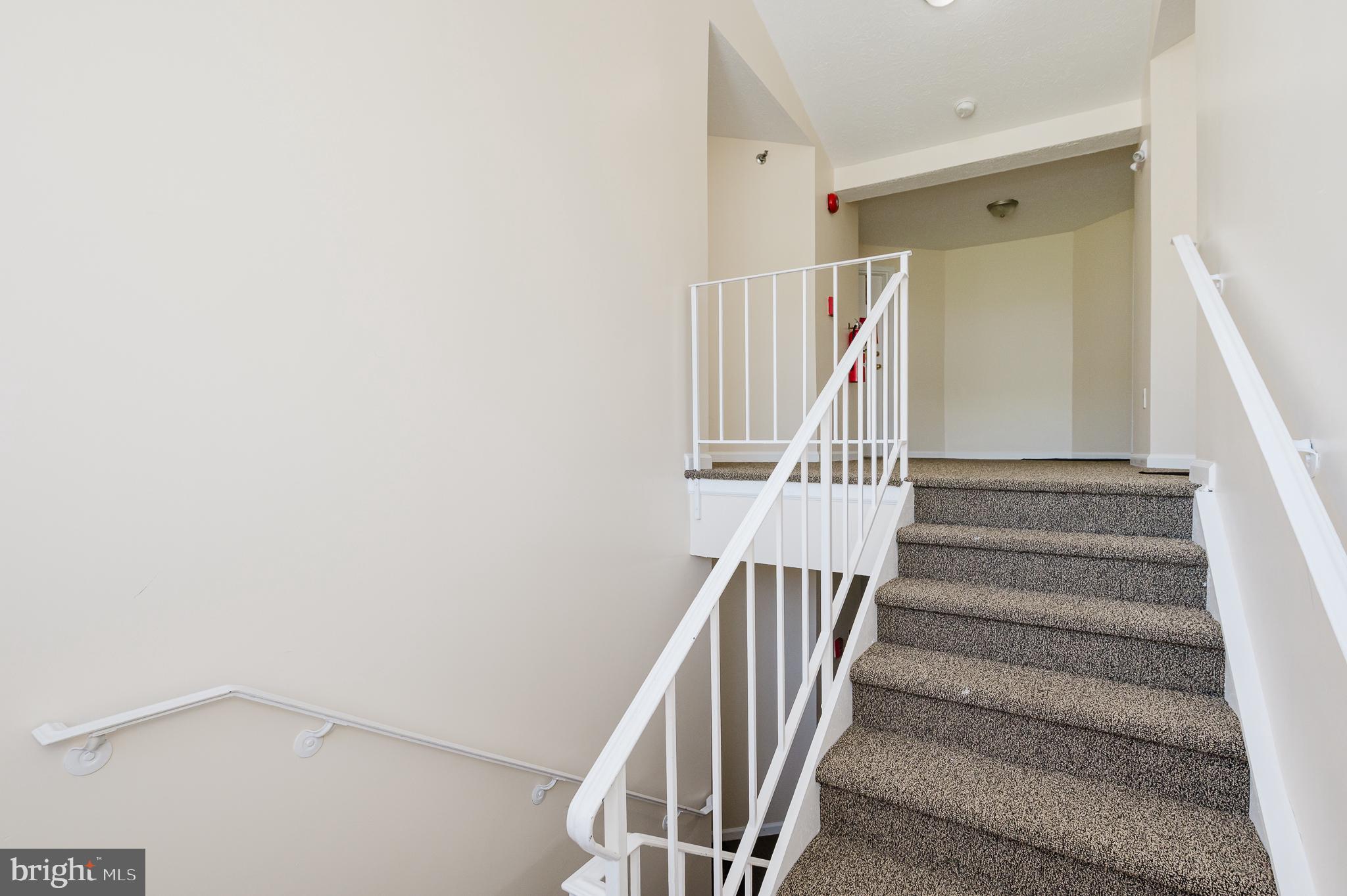 207 OAK LEAF CIRCLE 207-J