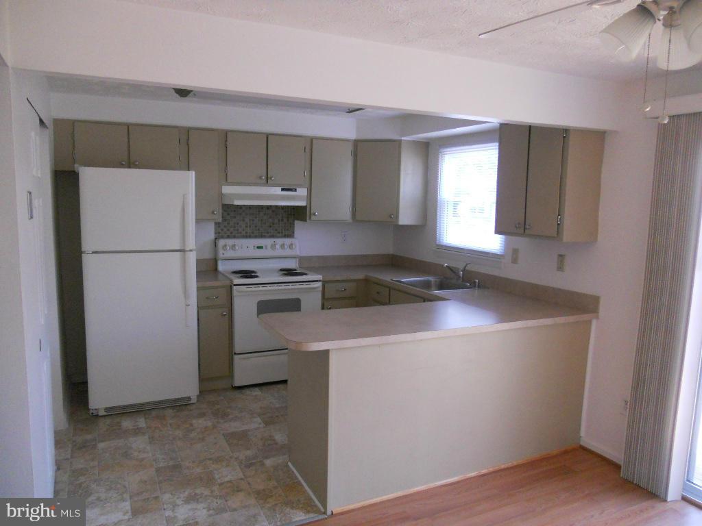 CARROLL CREST - Residential Lease