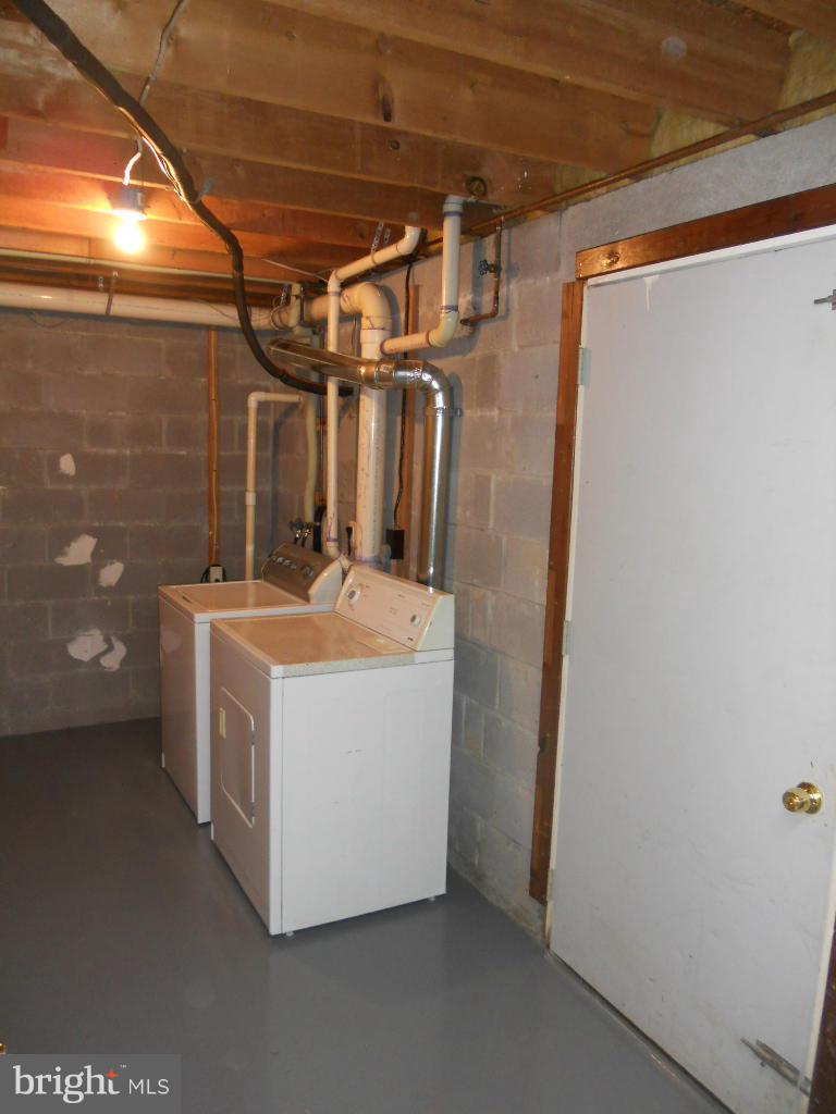 CARROLL CREST - Residential Lease