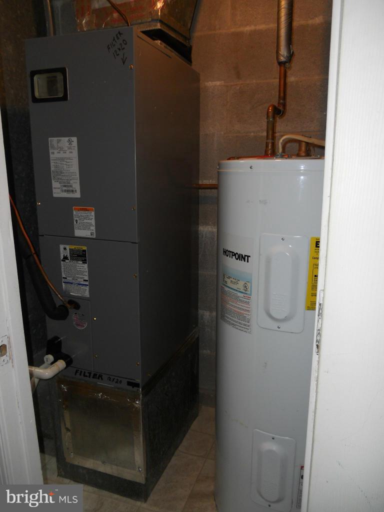 CARROLL CREST - Residential Lease