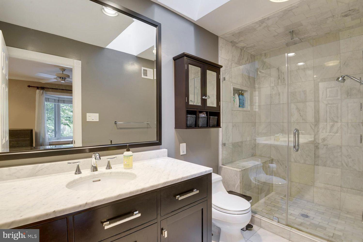 6916 MCLEAN PARK MANOR COURT
