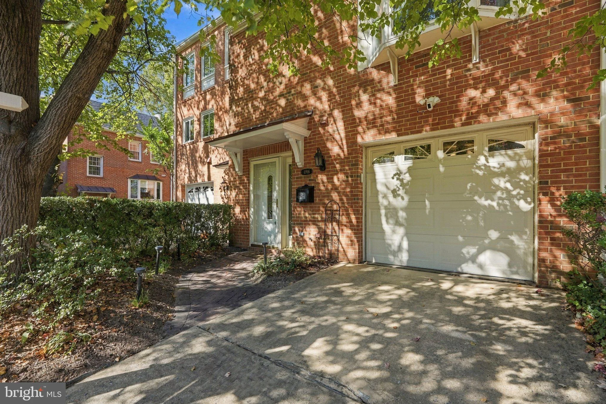 6916 Mclean Park Manor Court