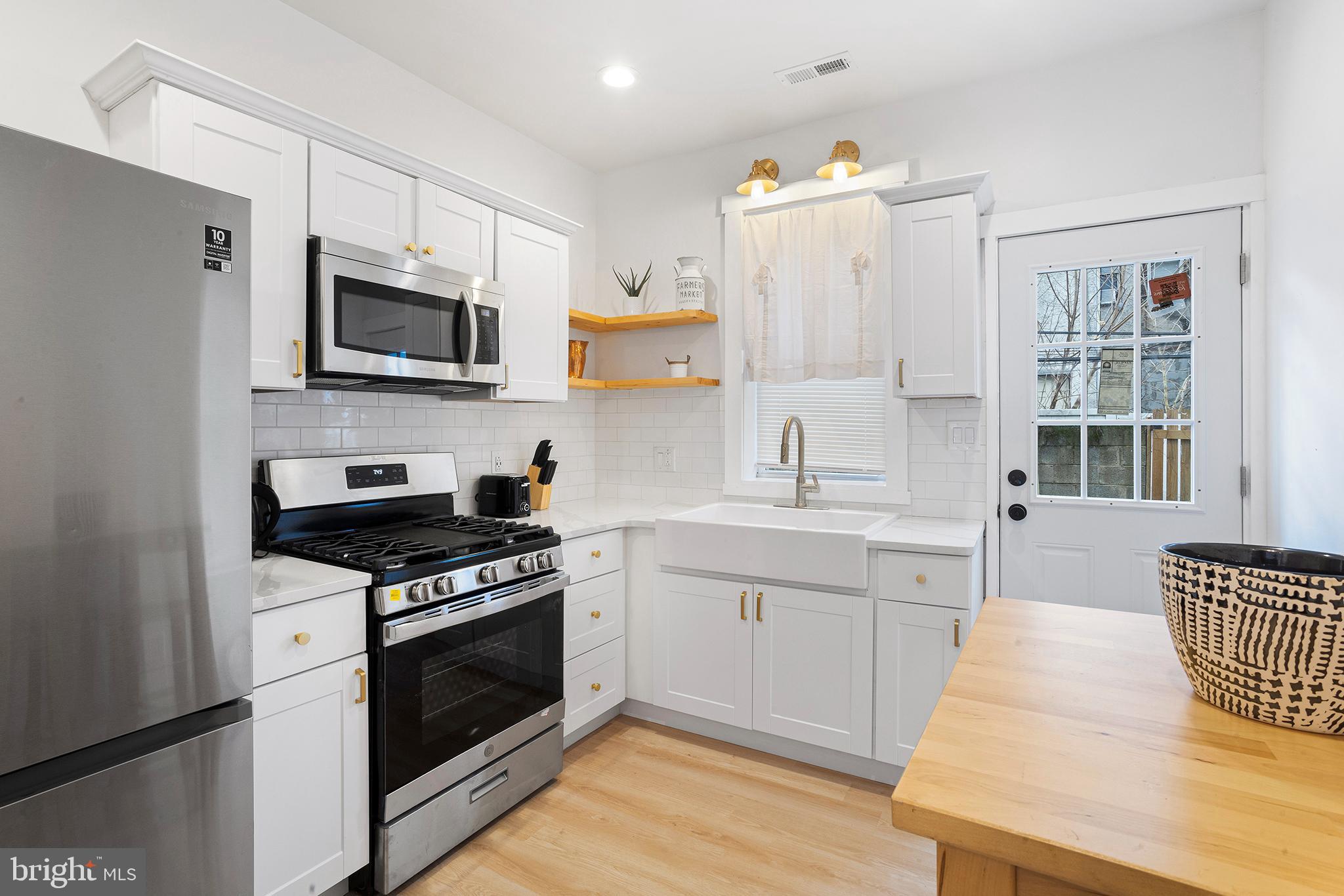 POINT BREEZE - Residential