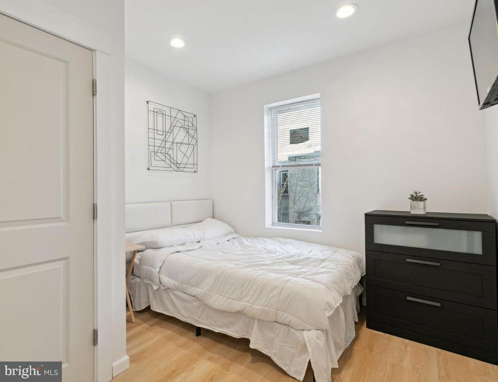 POINT BREEZE - Residential