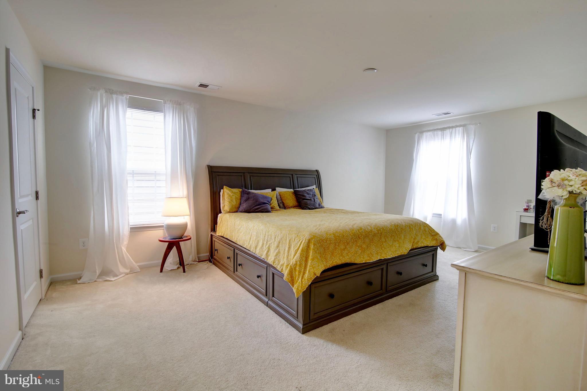 POTOMAC STATION - Residential