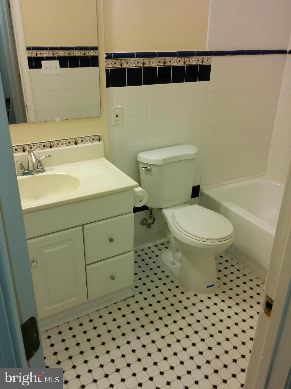 FAIRFAX HERITAGE - Residential Lease