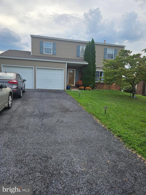 Photo of 628 Sweetbriar Drive, HARRISBURG, PA 17111 (MLS # PADA2063380)
