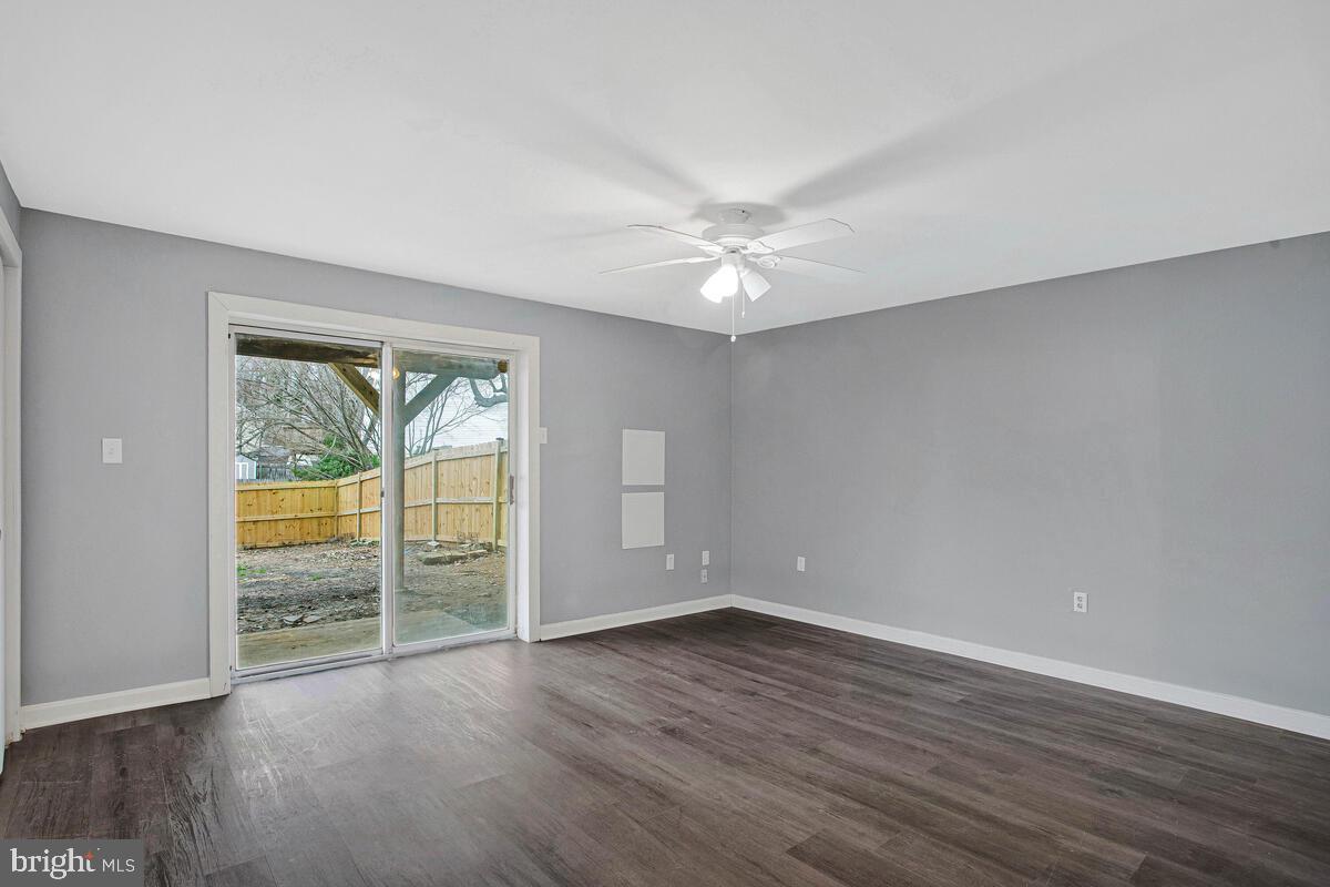 WHISPERING WOODS - Residential