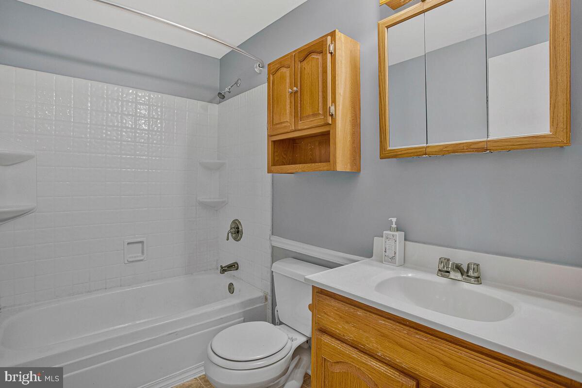 WHISPERING WOODS - Residential