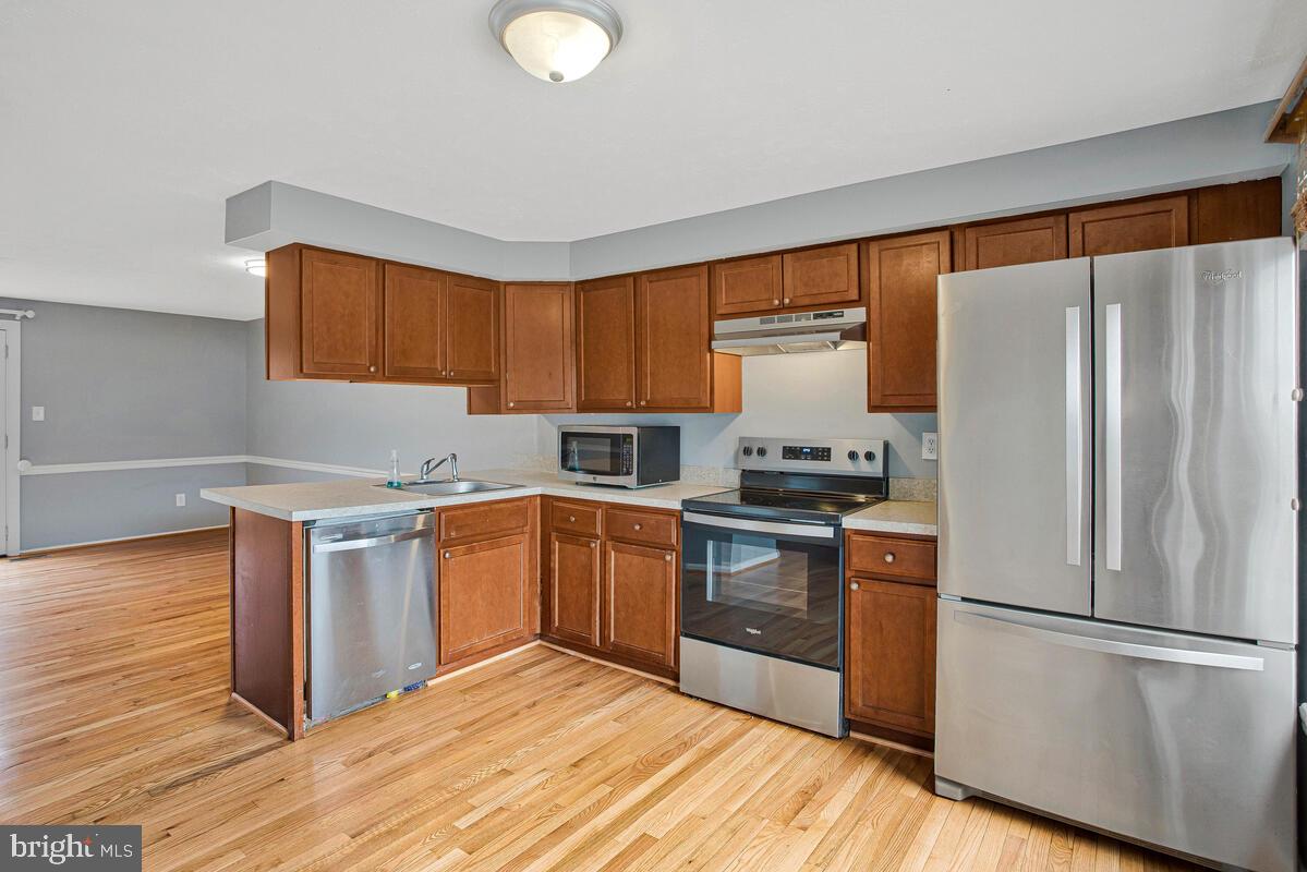 WHISPERING WOODS - Residential