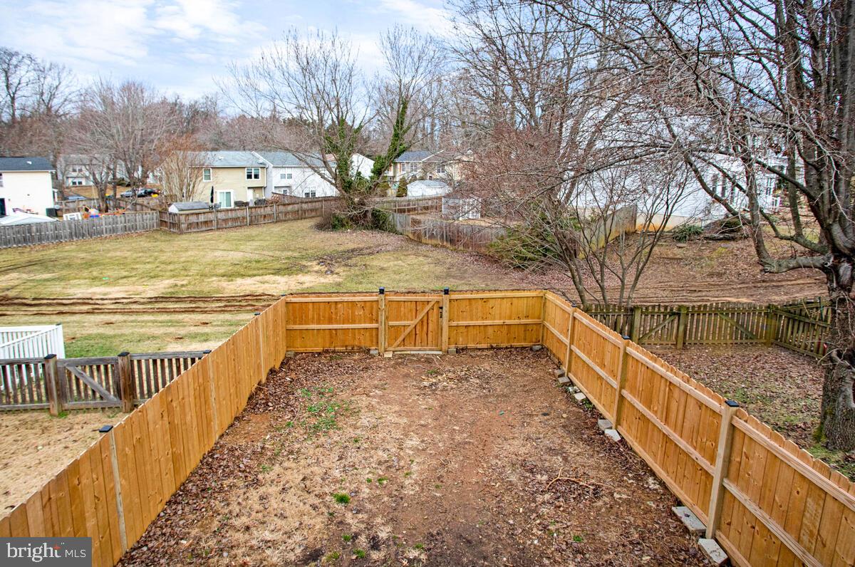 WHISPERING WOODS - Residential