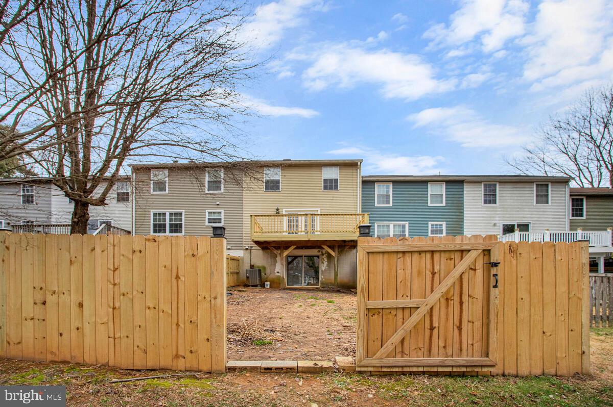 WHISPERING WOODS - Residential