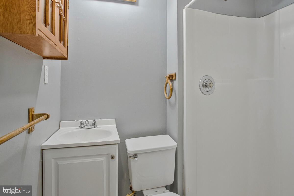 WHISPERING WOODS - Residential