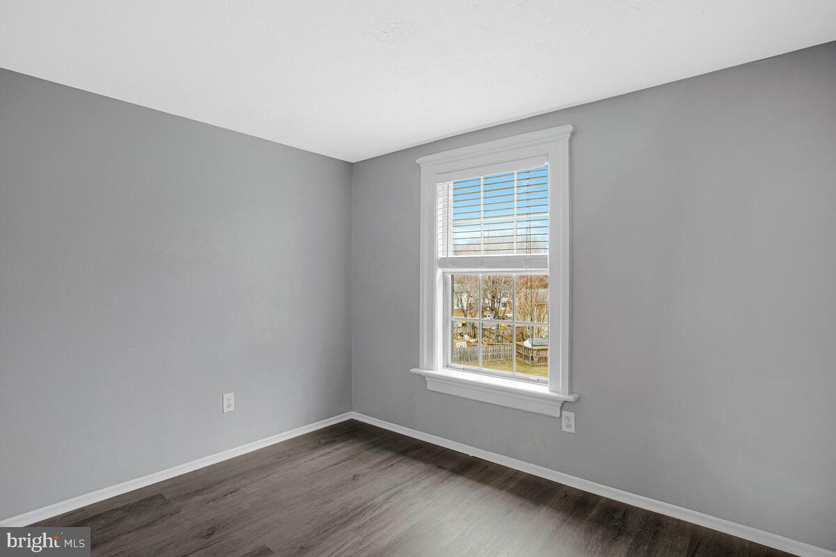 WHISPERING WOODS - Residential