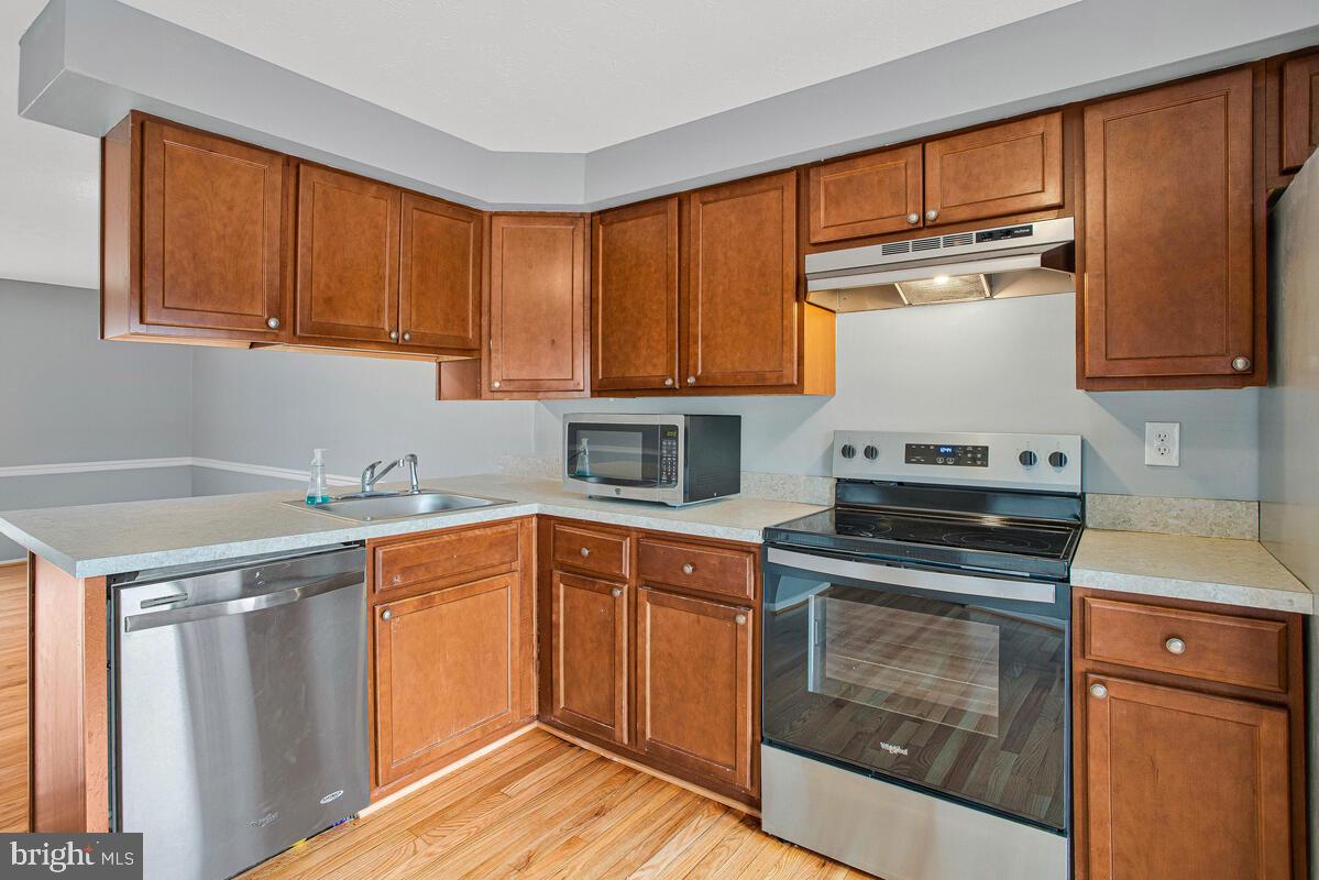 WHISPERING WOODS - Residential