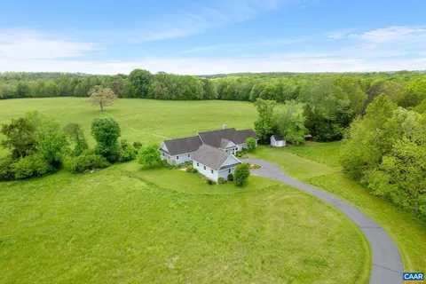 6670 Scottsville Rd, Scottsville, VA MLS: 664546