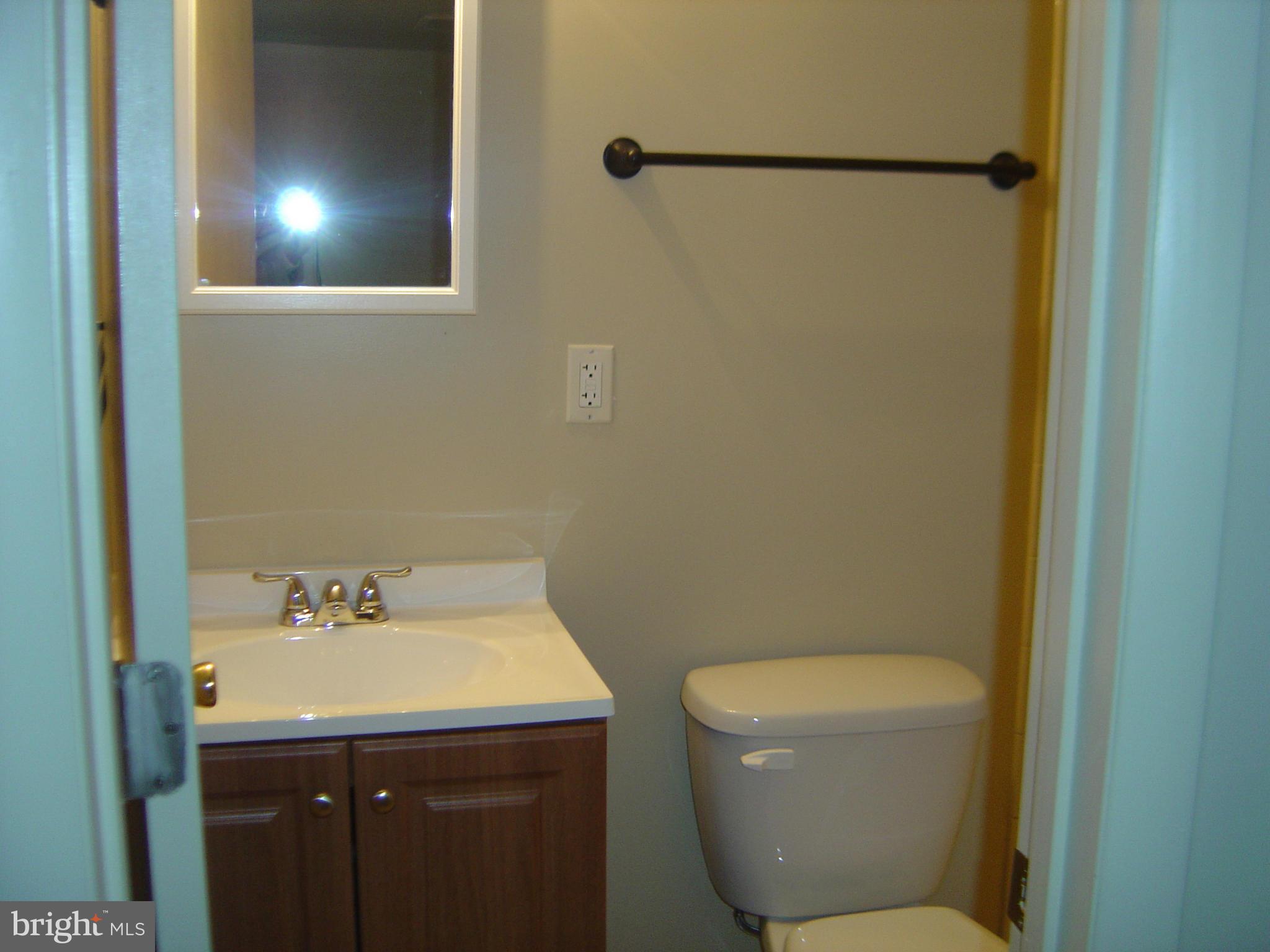 FOUR SEASONS ESTATES - Residential Lease