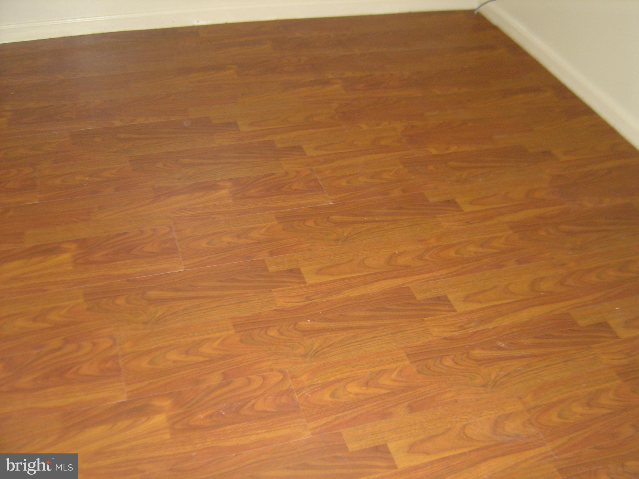 FOUR SEASONS ESTATES - Residential Lease