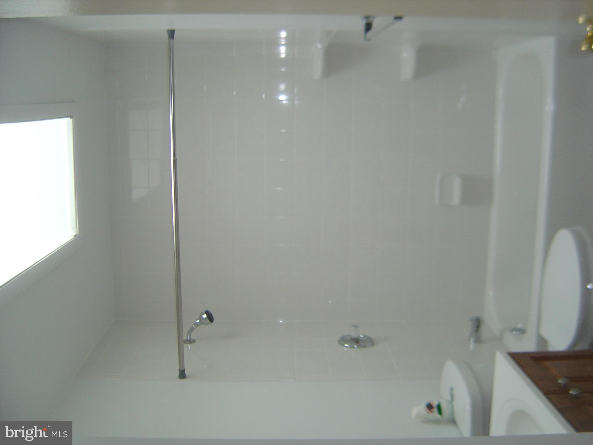 FOUR SEASONS ESTATES - Residential Lease