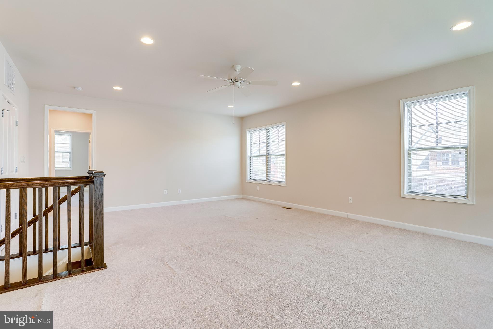 THE VISTAS AT LANSDOWNE - Residential