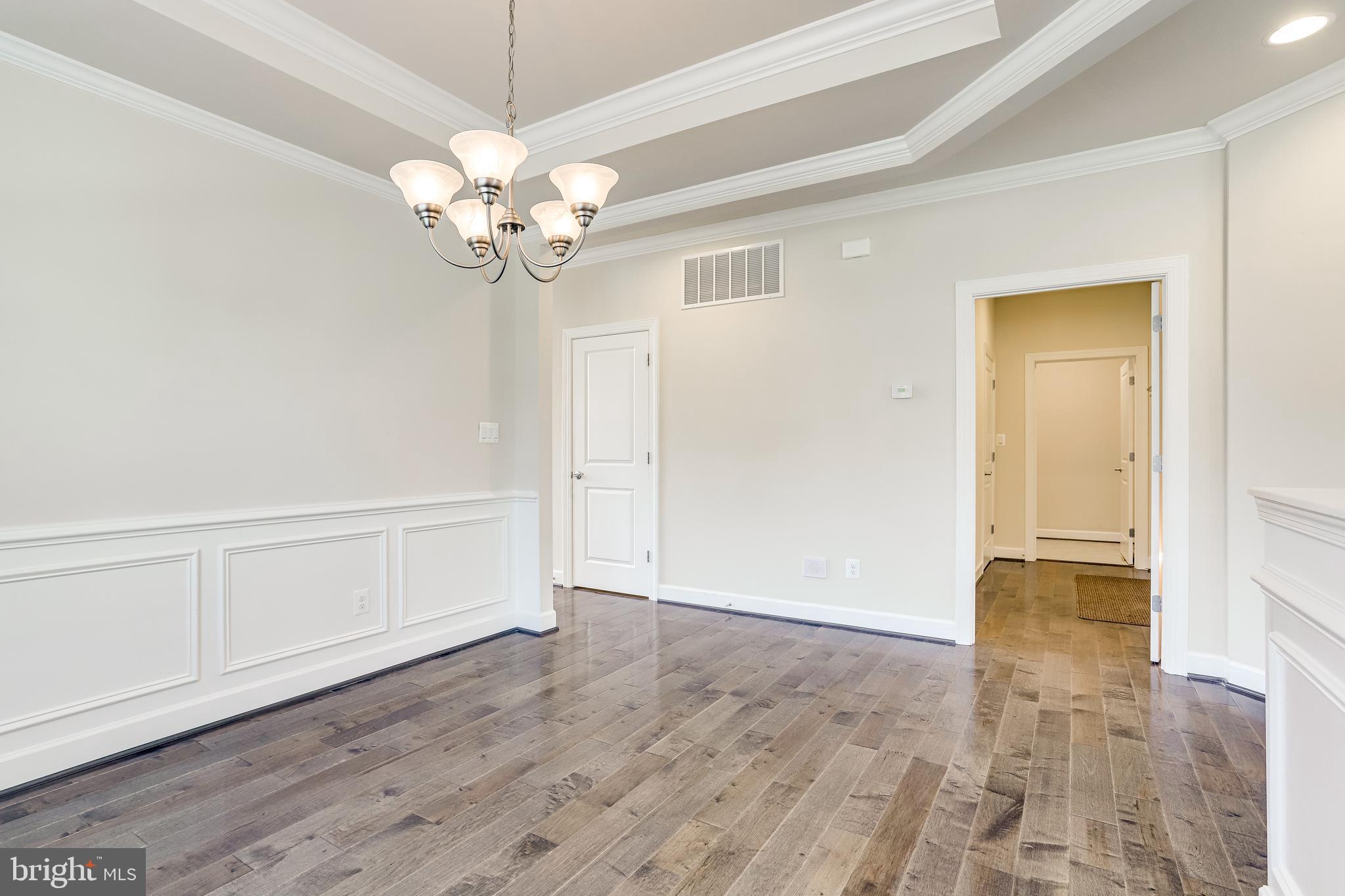 THE VISTAS AT LANSDOWNE - Residential