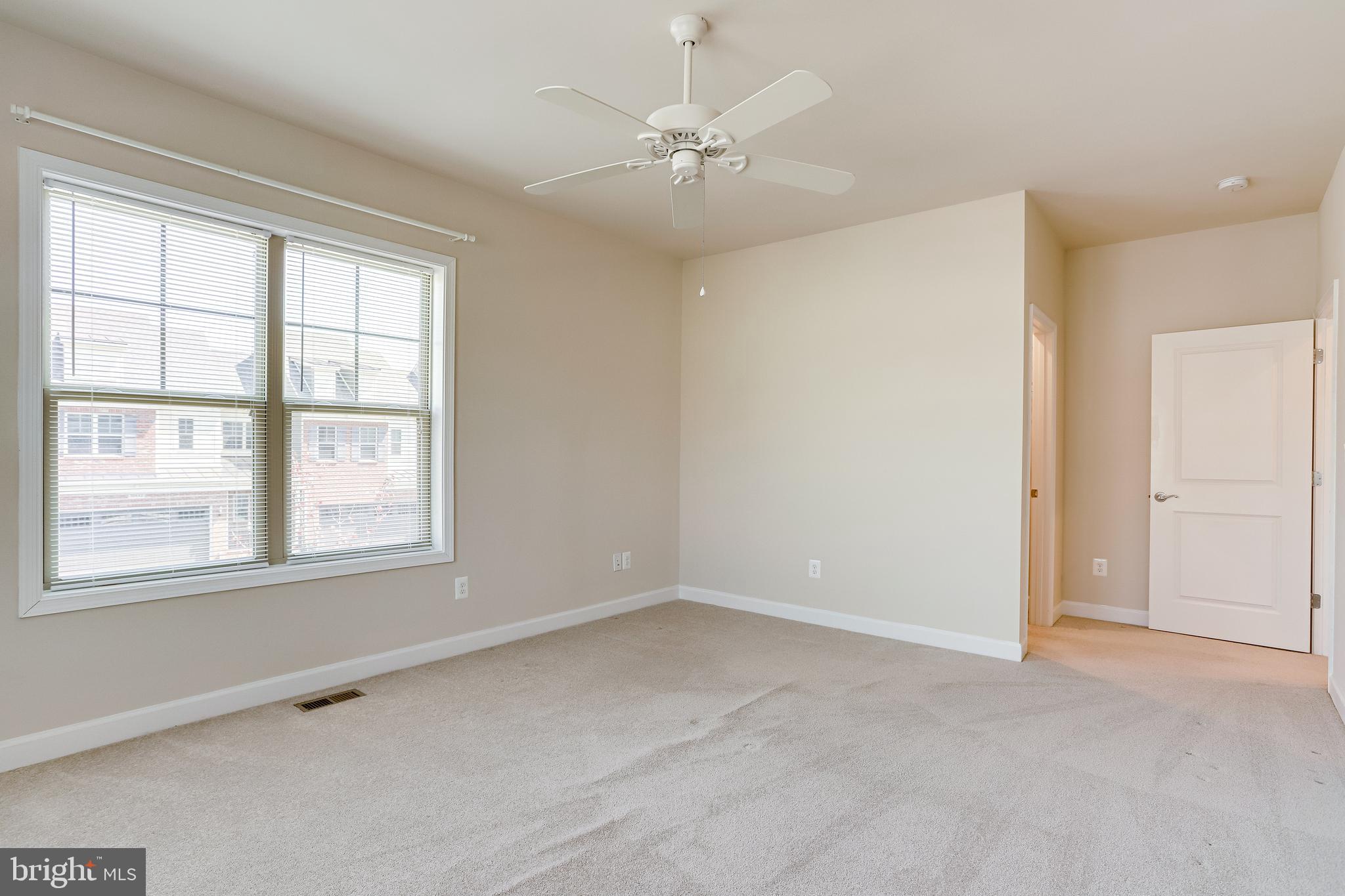 THE VISTAS AT LANSDOWNE - Residential