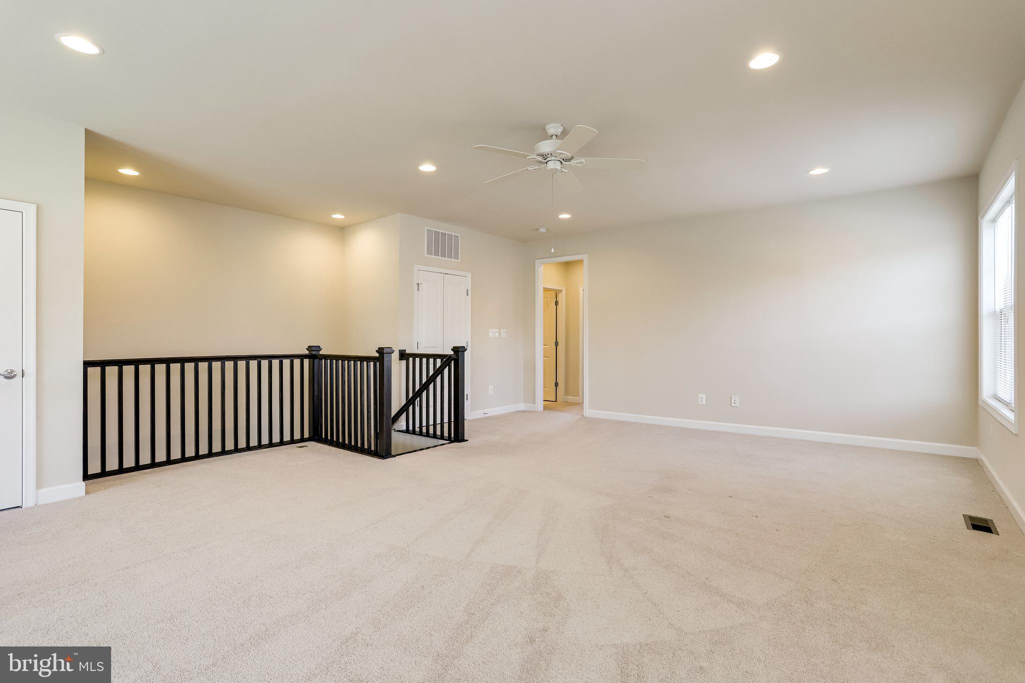 THE VISTAS AT LANSDOWNE - Residential