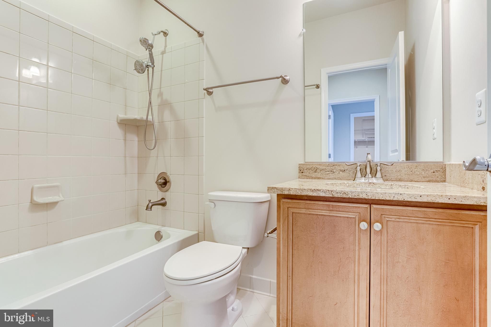 THE VISTAS AT LANSDOWNE - Residential