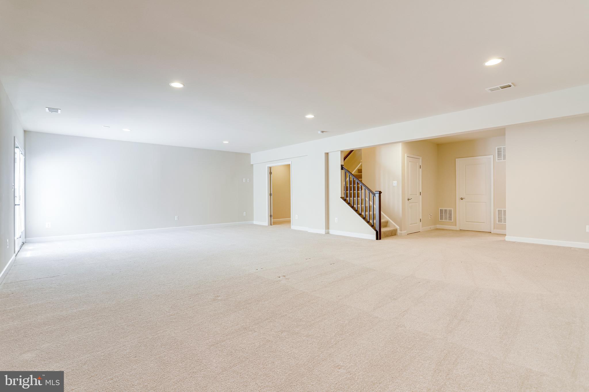 THE VISTAS AT LANSDOWNE - Residential