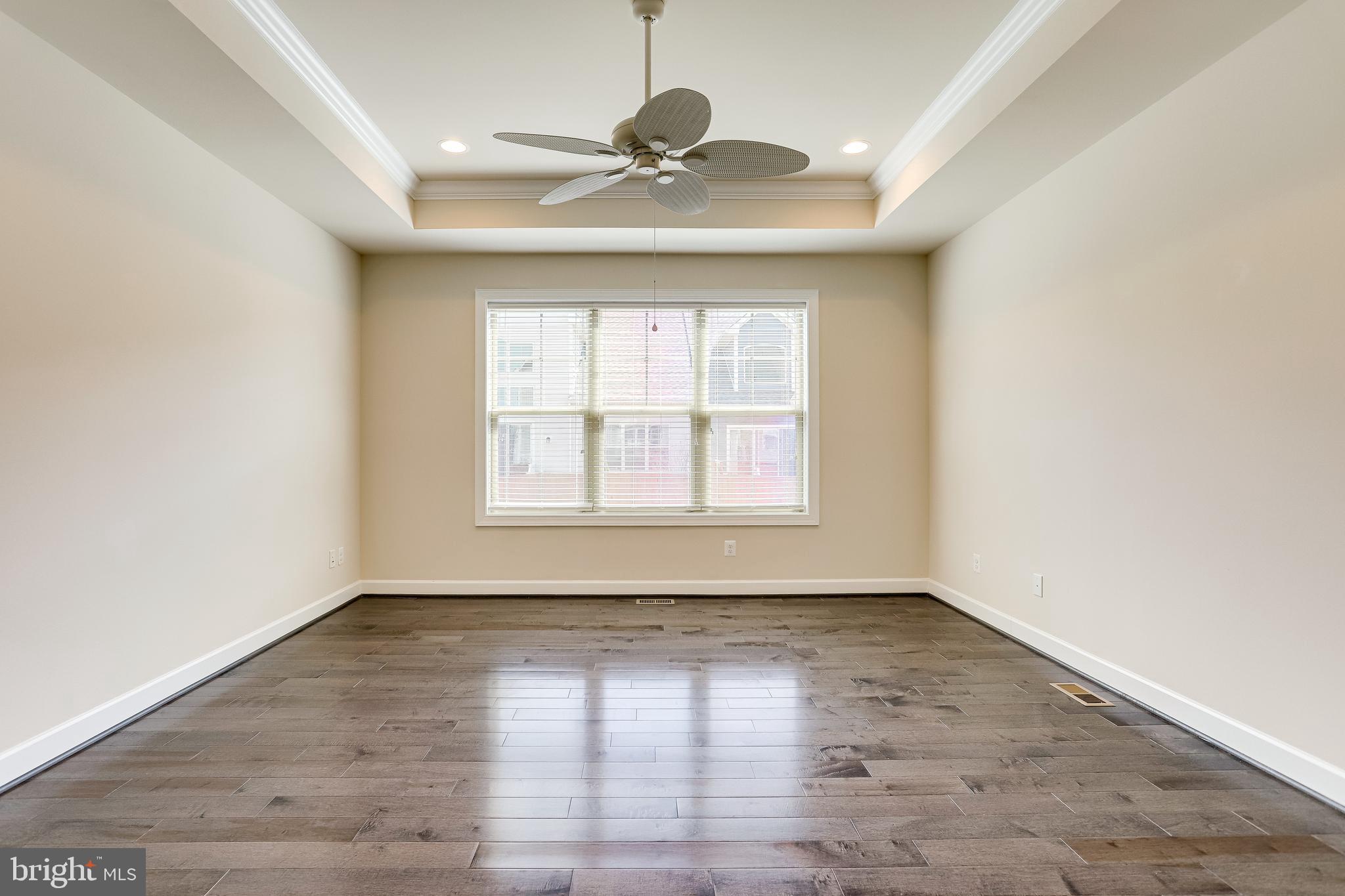 THE VISTAS AT LANSDOWNE - Residential