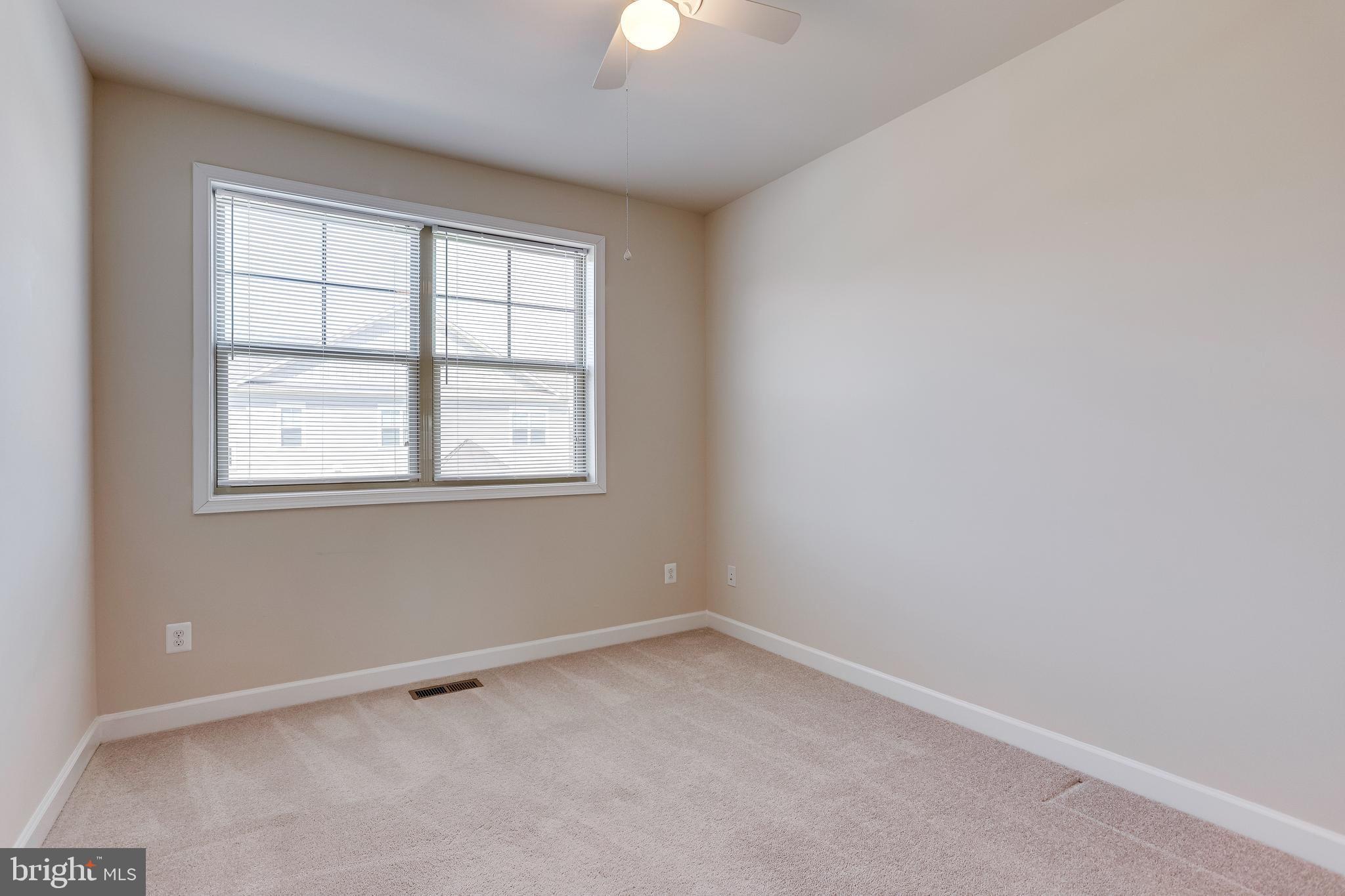 THE VISTAS AT LANSDOWNE - Residential