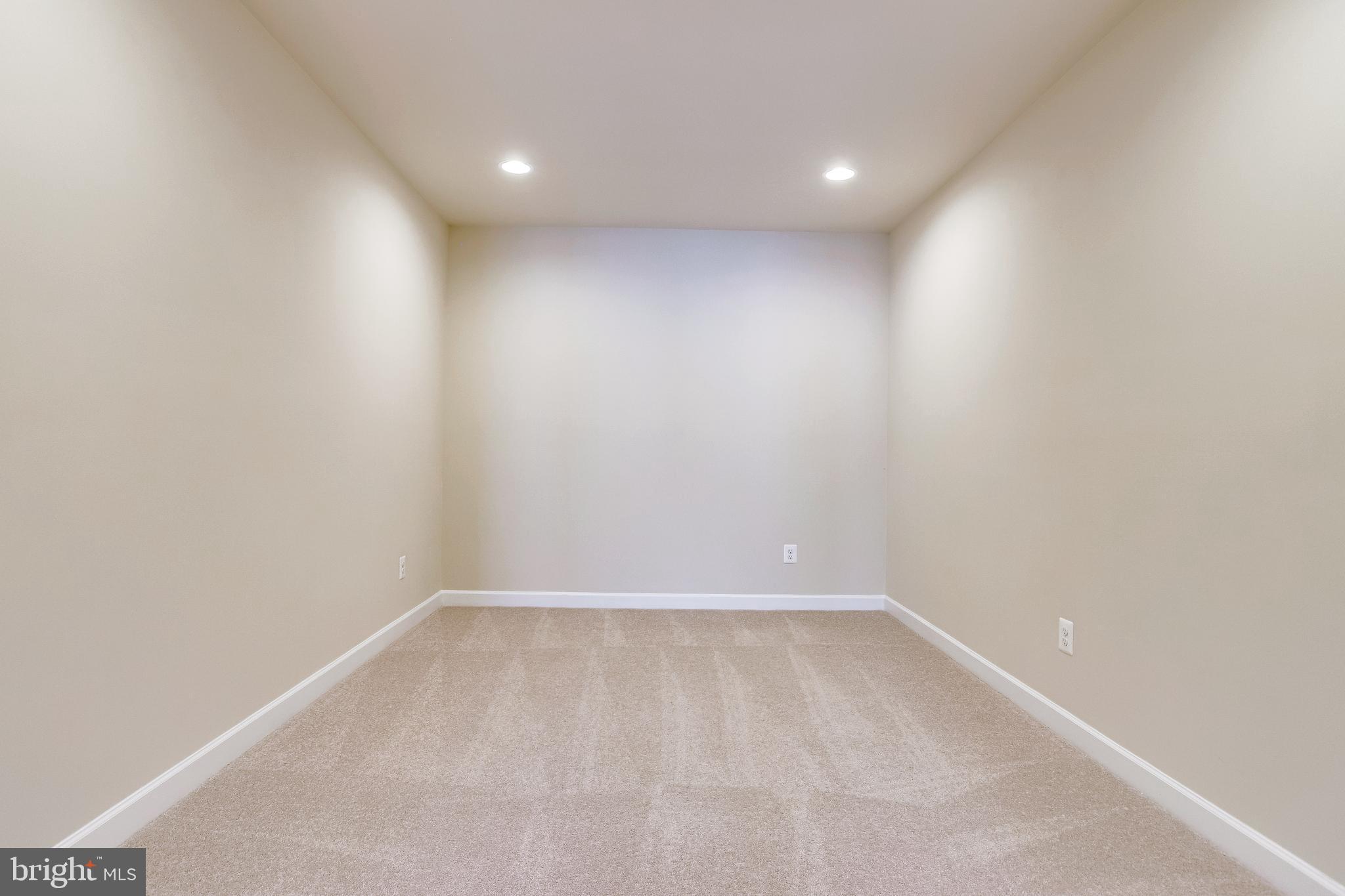 THE VISTAS AT LANSDOWNE - Residential