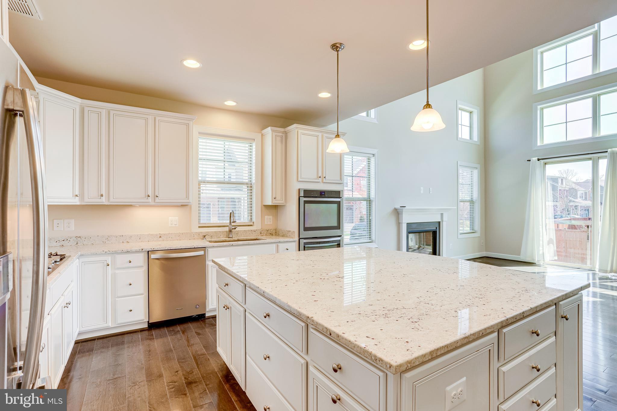 THE VISTAS AT LANSDOWNE - Residential