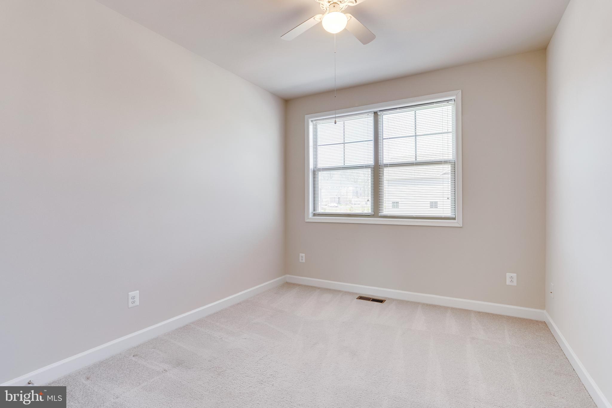 THE VISTAS AT LANSDOWNE - Residential