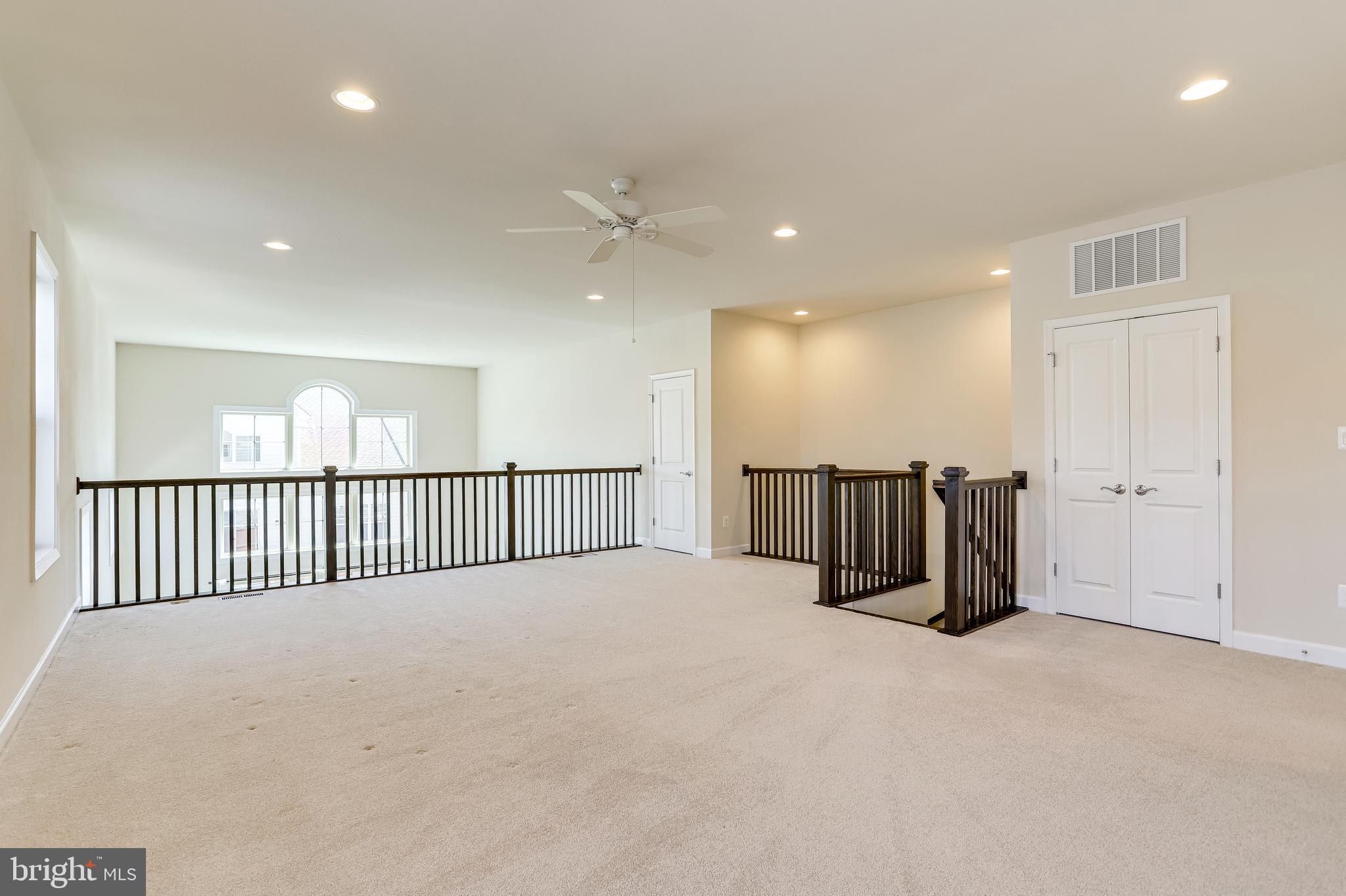 THE VISTAS AT LANSDOWNE - Residential