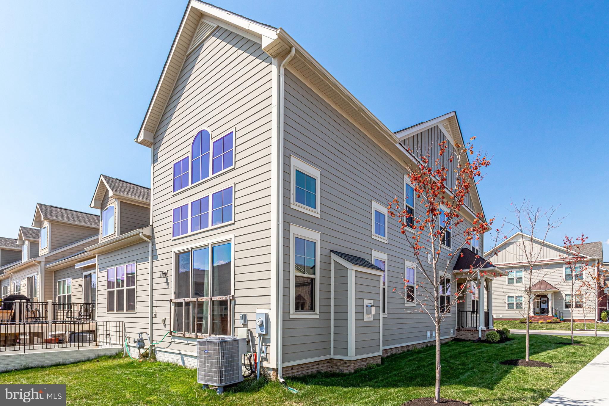 THE VISTAS AT LANSDOWNE - Residential