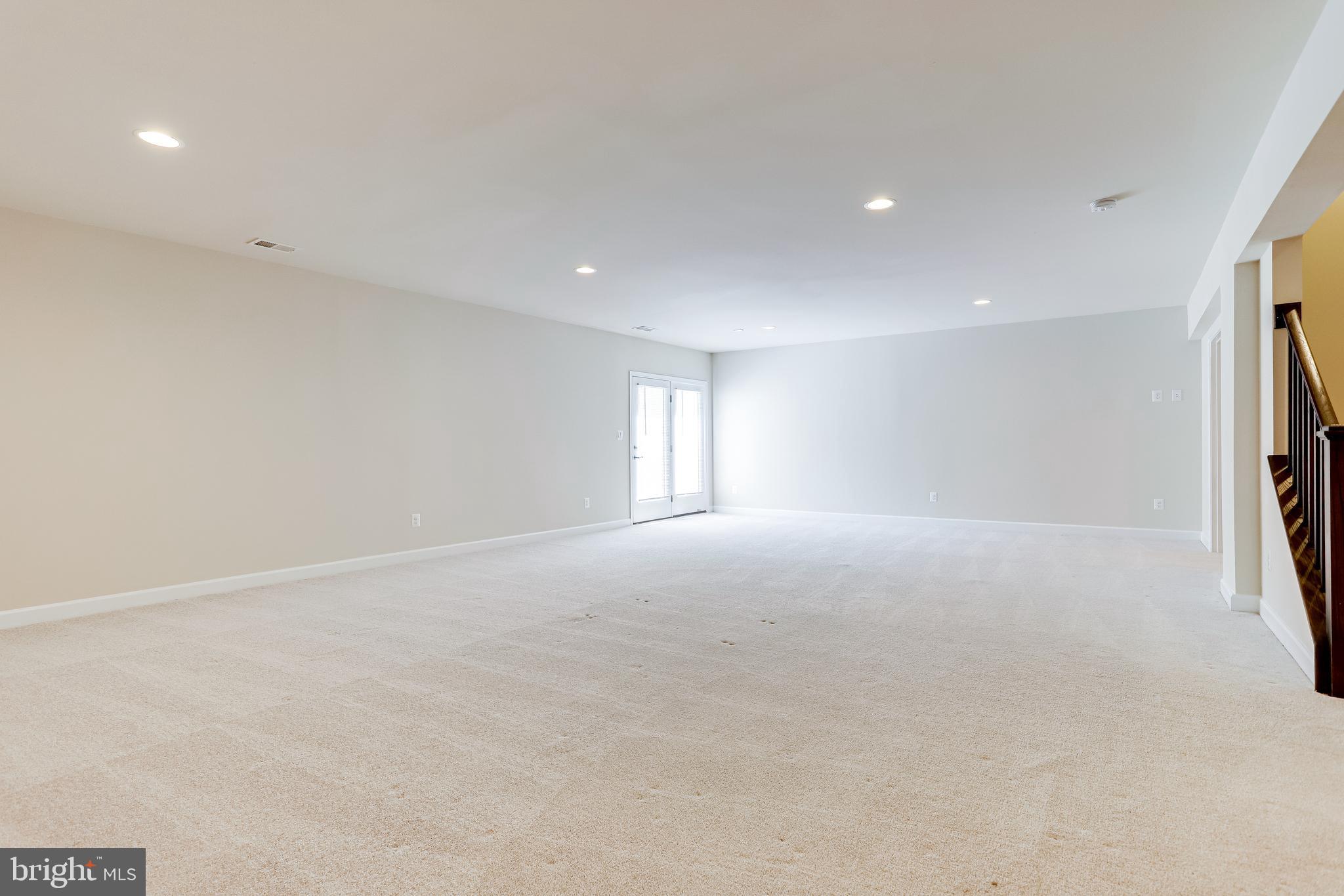 THE VISTAS AT LANSDOWNE - Residential