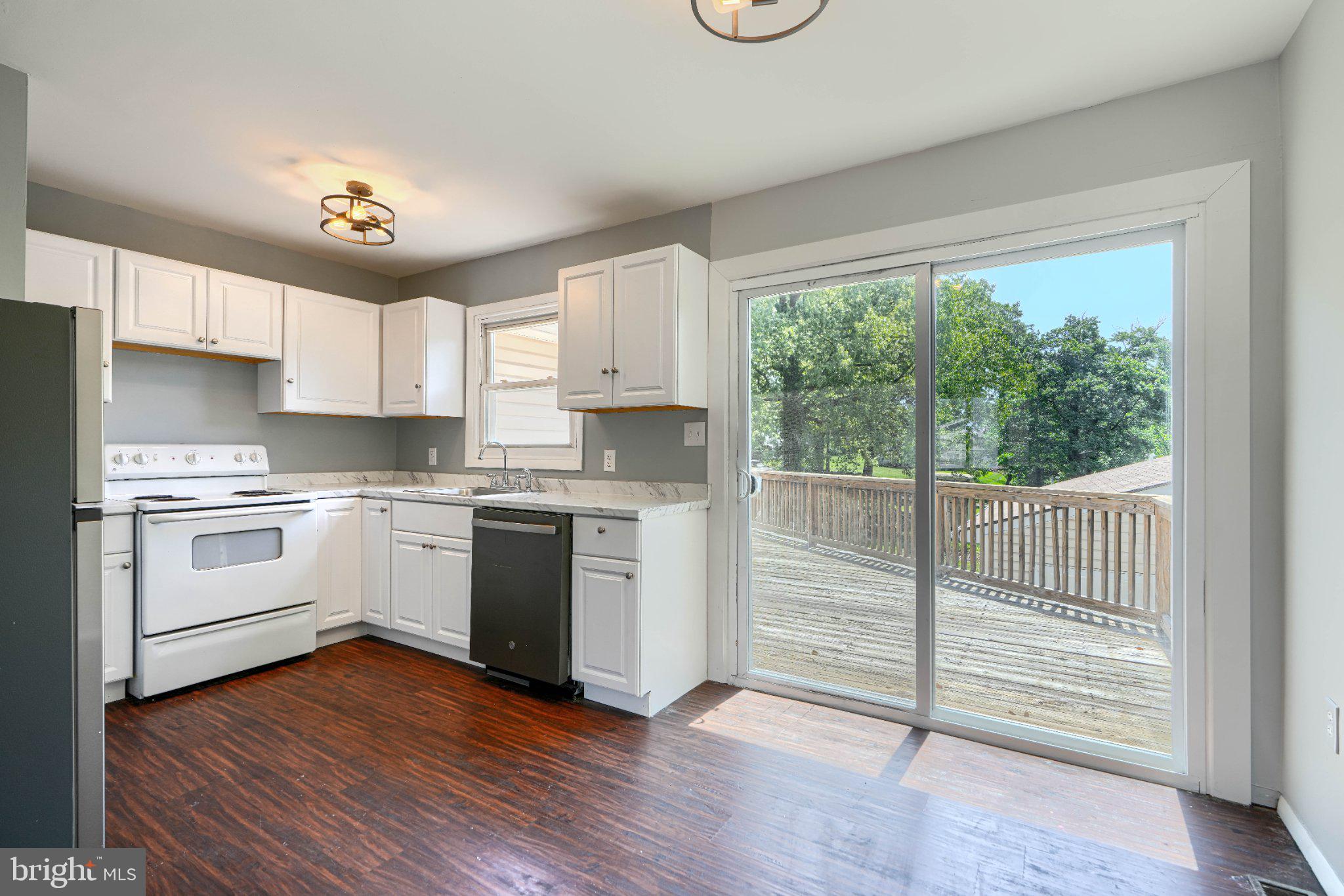 HALETHORPE TERRACE - Residential