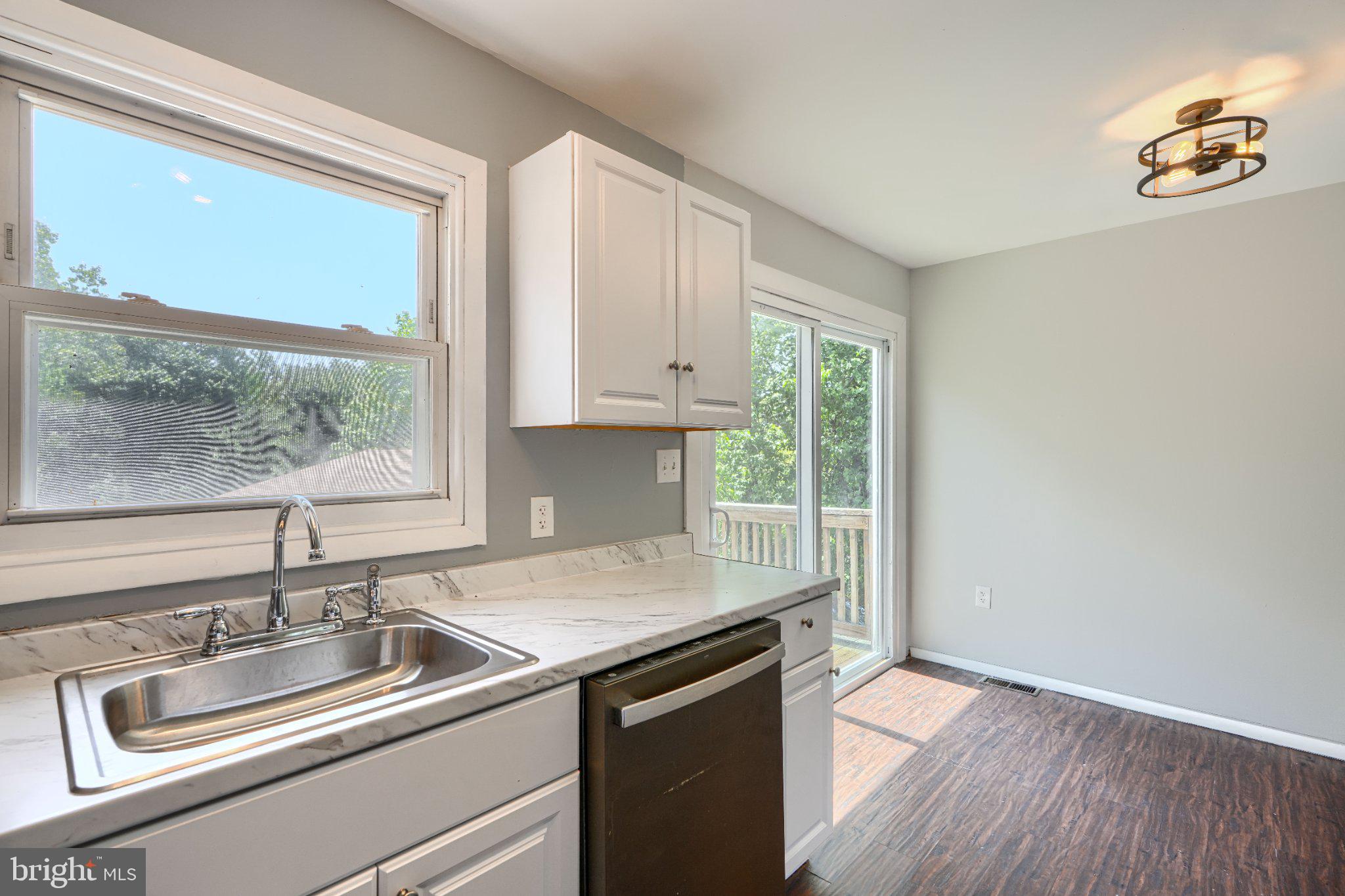 HALETHORPE TERRACE - Residential