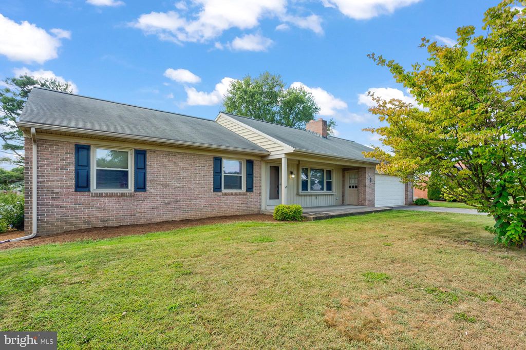 Photo of 1992 DREXEL AVE, LANCASTER, PA 17602 (MLS # PALA2040522)