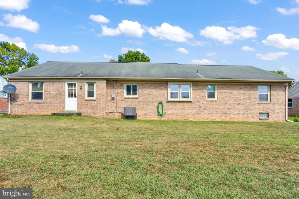 Photo of 1992 DREXEL AVE, LANCASTER, PA 17602 (MLS # PALA2040522)