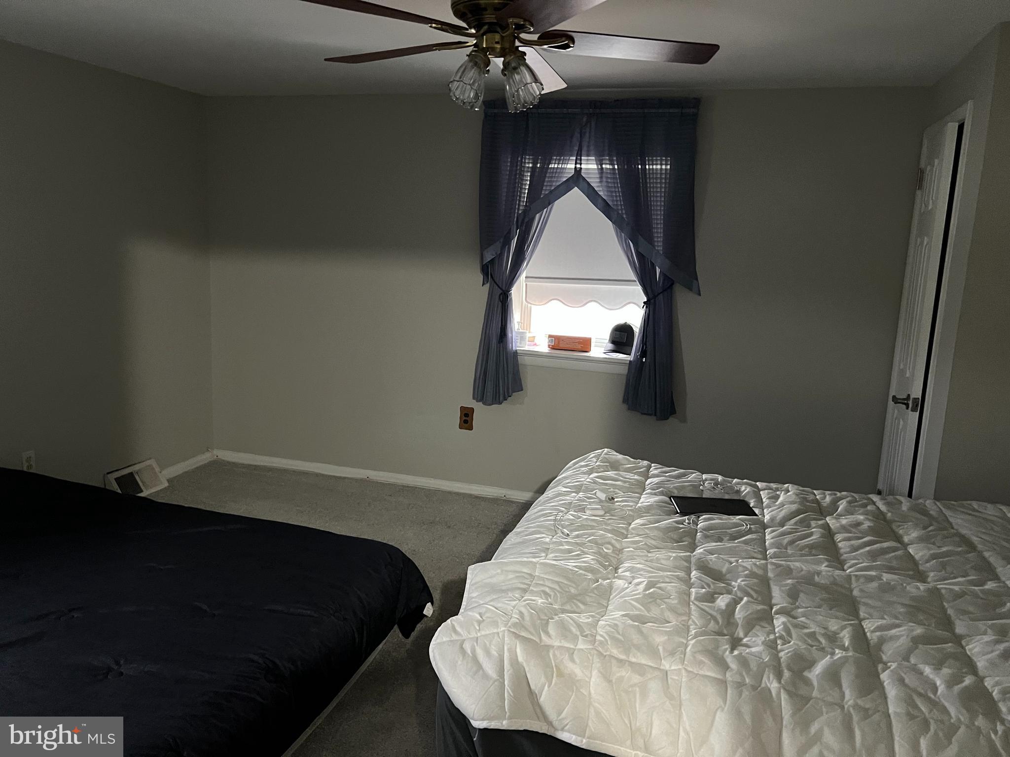 ACADEMY GARDENS - Residential Lease